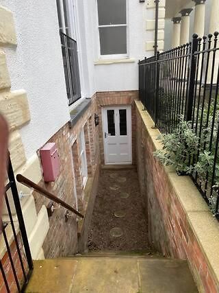 1 Hatton House 2 Bedroom 2 Bathroom Spacious Basement Flat Newark-on-Trent (Nottinghamshire) Exterior foto