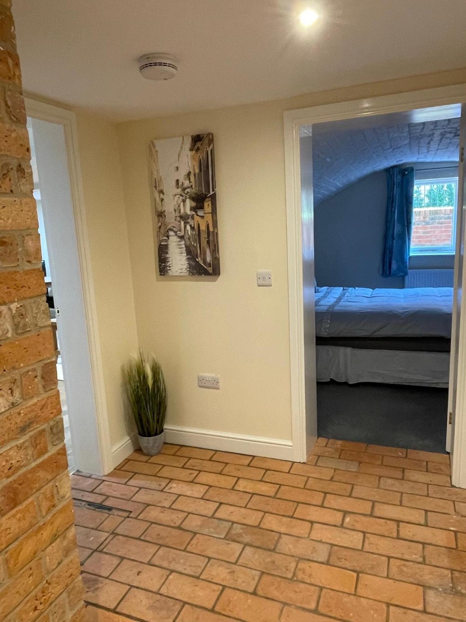 1 Hatton House 2 Bedroom 2 Bathroom Spacious Basement Flat Newark-on-Trent (Nottinghamshire) Exterior foto